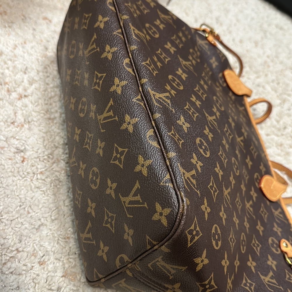 The Neverfull MM Tote - Picture 10 of 10